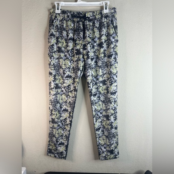 Lululemon Jet Crop Luxtreme Crosscourt Petal Black Clarity Yellow size 6 - Picture 2 of 6